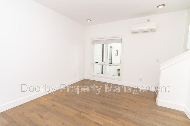 Building Photo - 1522 Adams St