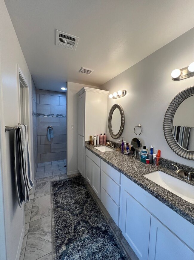Building Photo - POOL & SPA HOME IN THE FOOTHILLS!