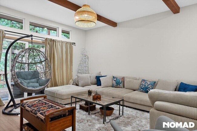 Building Photo - Charming 3BR Duplex in Incline Village