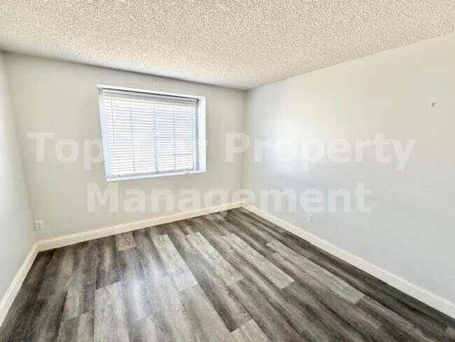 Building Photo - Beautiful 2 Bd/2 Ba 932 sf Condo in Oceanside available April 28th for Lease!