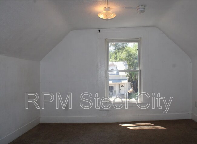 Building Photo - 1012 Cedar St