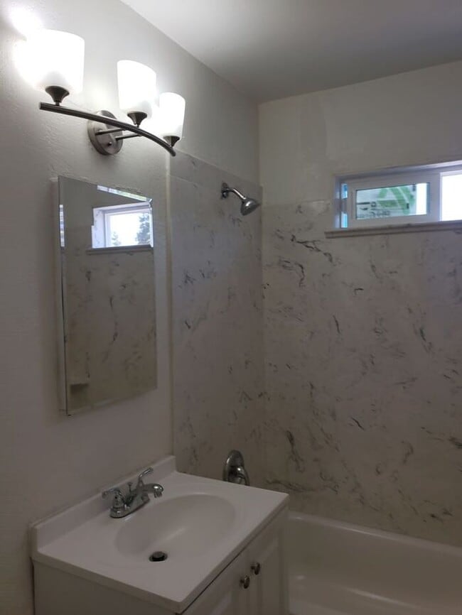 Building Photo - Beautiful La Mesa home w/ huge yard & garage