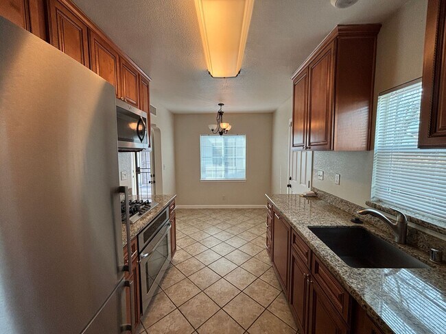 Building Photo - Park 311-319