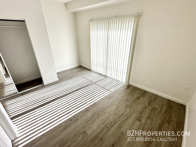 Building Photo - Newly Renovated 2Bedroom 2Bathroom In Silv...