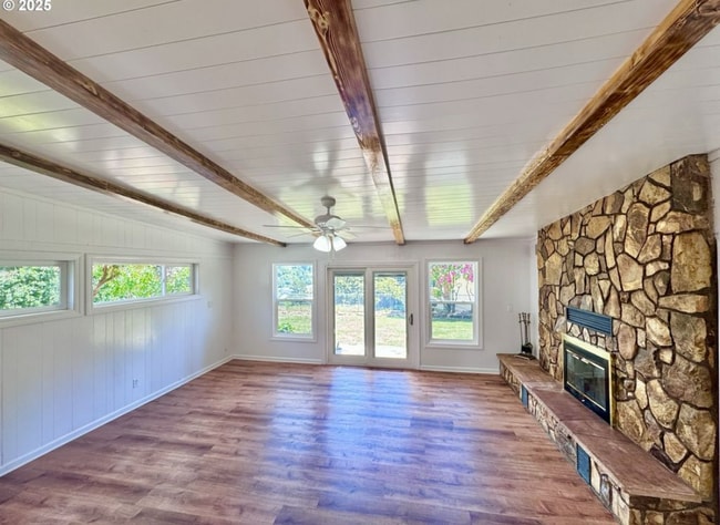 Building Photo - 337 Spruce Dr