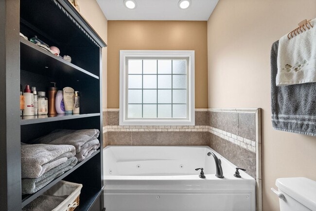 Building Photo - Spacious 4-Bedroom Home with Dual Living A...