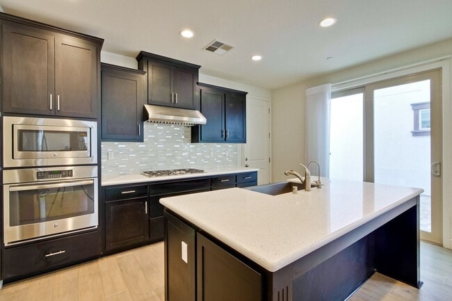 Building Photo - Gorgeous Santa Clara Home with Pool, EV Ho...