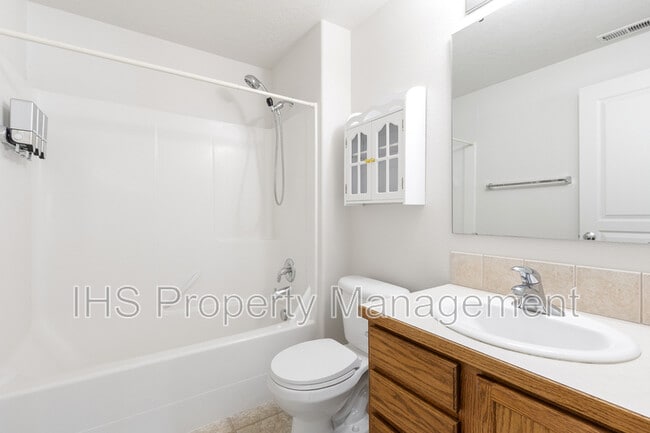 Building Photo - 5204 Desert Dove Loop