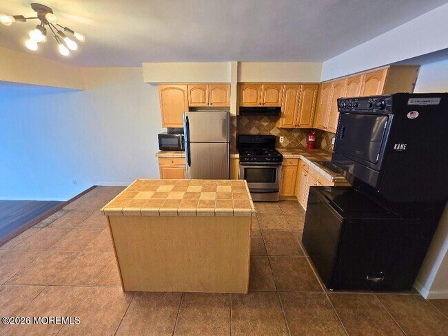 Building Photo - 138 Bodman Pl