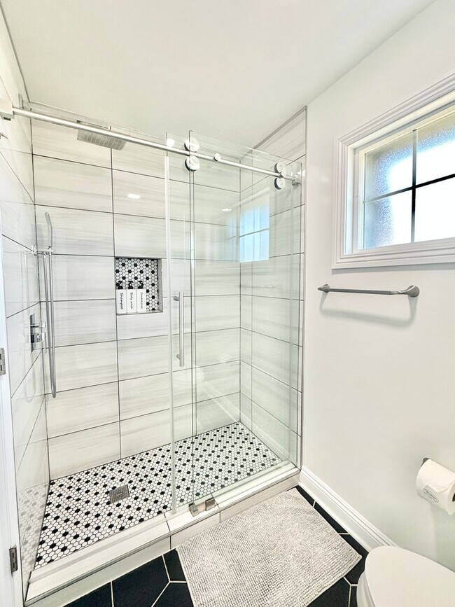 Building Photo - Breathtaking Custom Country Two-Story Home, Fully Remodeled & Beautifully Appointed on Private 20...