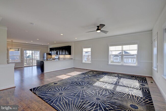 Building Photo - 104 Santa Fe Ct