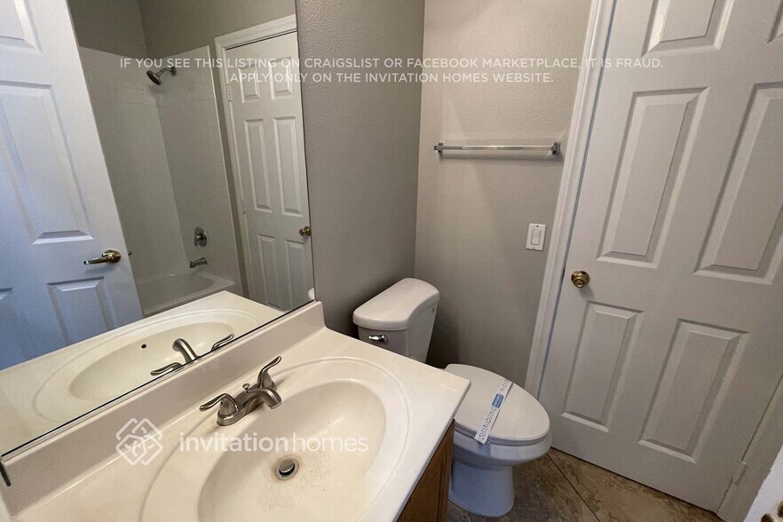 Building Photo - 592 Kavanagh Pl