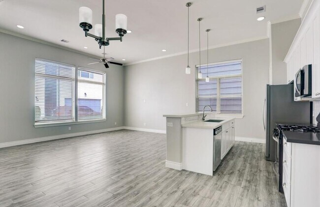 Building Photo - 8907 Spring Knoll Forest Dr