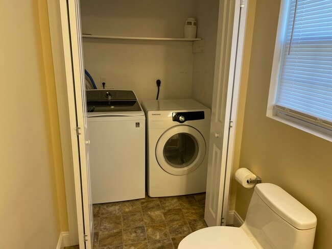 Building Photo - Newly Renovated Townhouse For Rent in Oakland, RI!