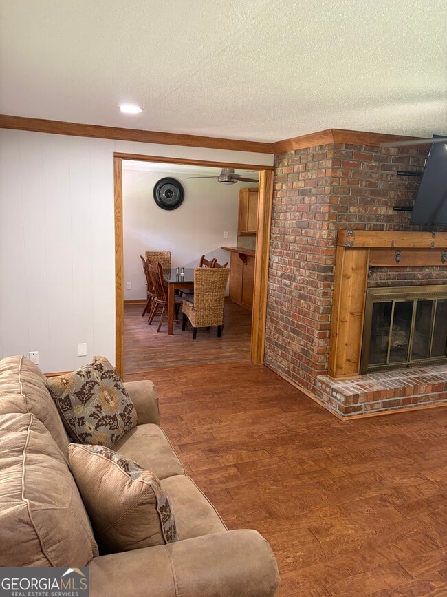 Building Photo - 105 Braemar Dr