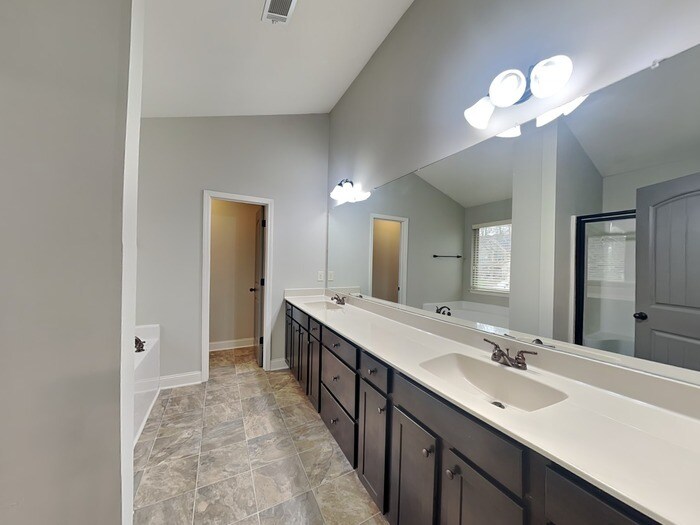 Building Photo - 333 Castle Top Ln SE