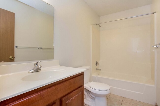 Building Photo - 625 S Clinton St