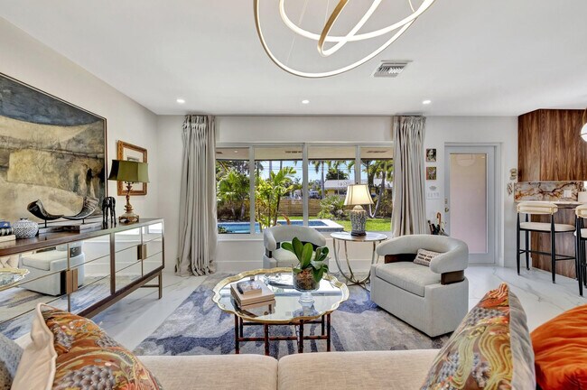 Building Photo - 1981 Coral Gardens Dr