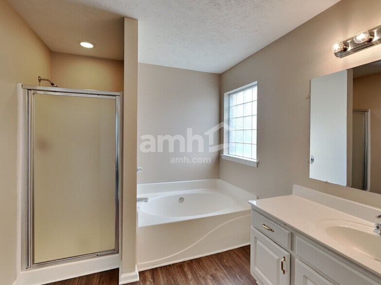 Building Photo - 1150 Rock Ledge Pass