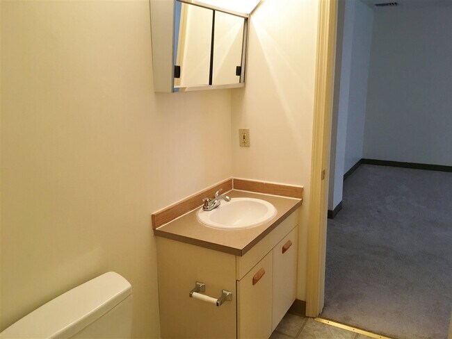 Building Photo - 30 Hanover St