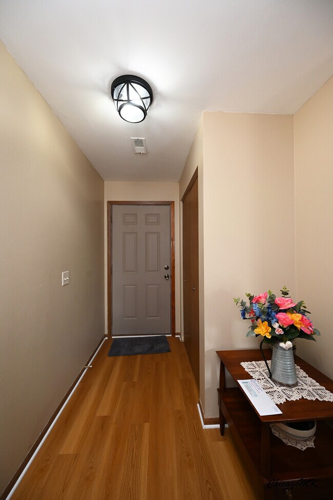 Building Photo - 340 Woodridge Cir