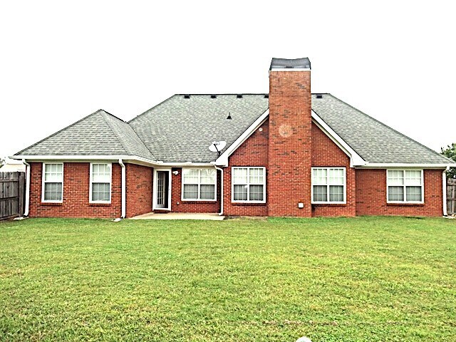 Building Photo - 811 Karie Dr