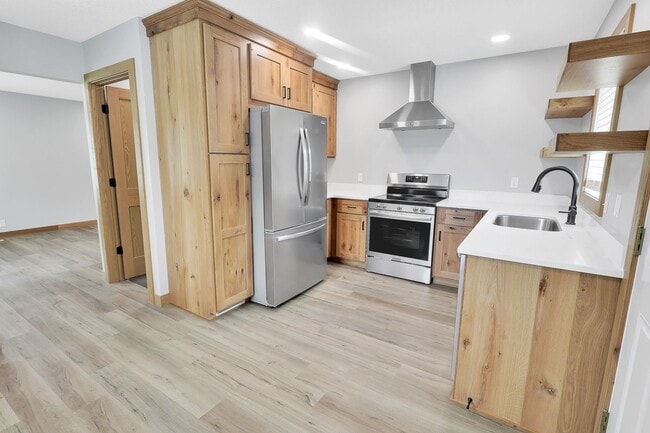 Primary Photo - 3+ Bedroom Home in Quiet Neighborhood