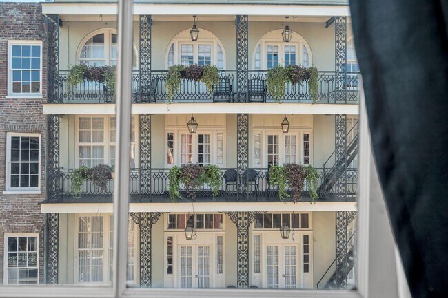 Building Photo - 331 Decatur St