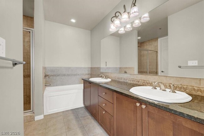 Building Photo - 2405 W Serene Ave