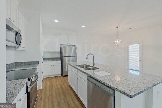 Building Photo - 111 English Oak Ln