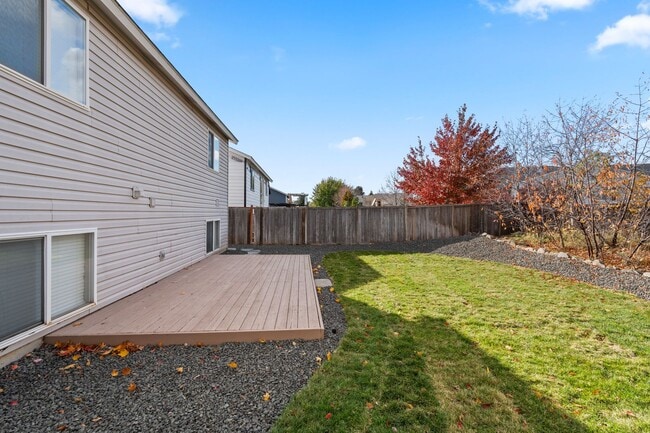 Building Photo - Liberty Lake 4 Bed 2 Bath Home that has been nicely updated