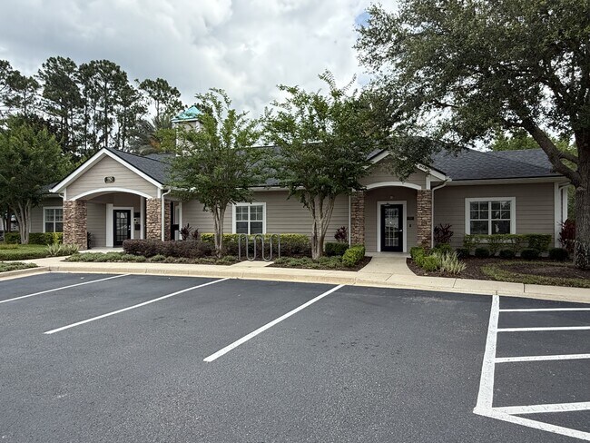 Building Photo - 145 Legendary Dr