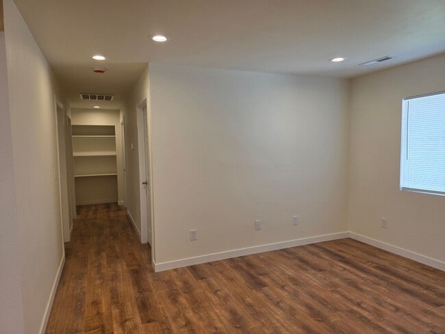 Building Photo - 3 Bed 2 Bath one story home in the country on 1 acre