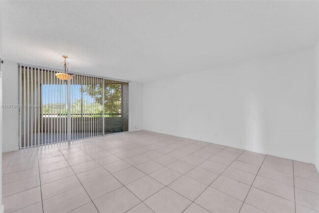 Building Photo - 3100 N Pine Island Rd