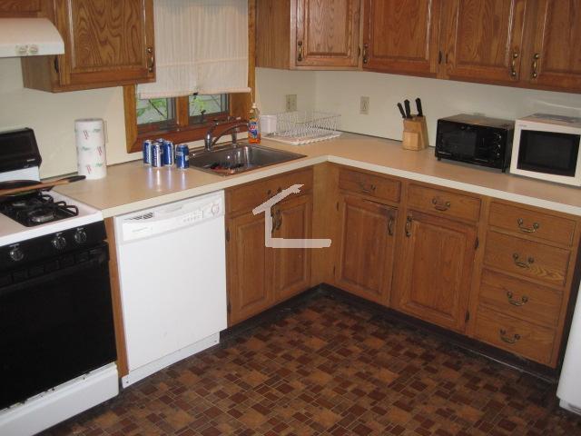 Building Photo - 145 Parsons St