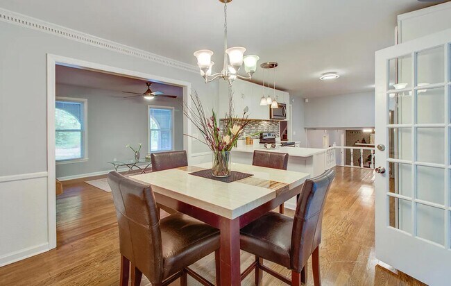 Building Photo - 403 Fairington Dr