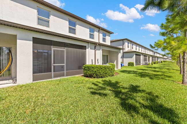 Building Photo - NEWLY UPGRADED Town Home For Rent in Touchstone!