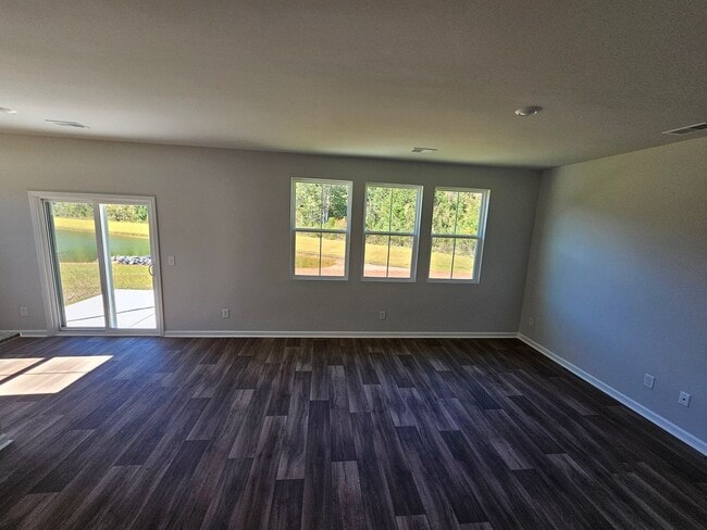 Building Photo - Waterway Commons - 4 Bedroom / Single Car ...