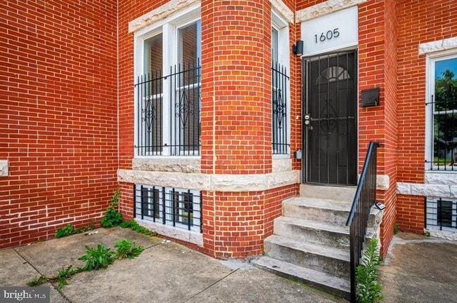 Building Photo - 1605 Clifton Ave