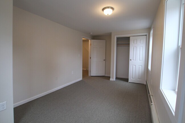 Building Photo - 126 Maxwell Ln