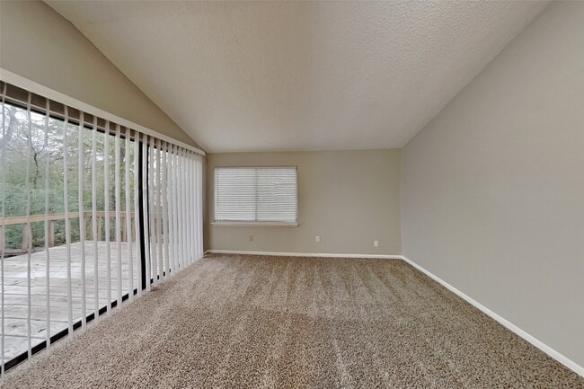 Building Photo - 542 Enchanted Hollow Dr