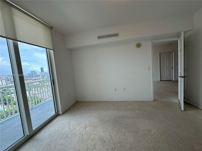 Building Photo - 1755 E Hallandale Beach Blvd