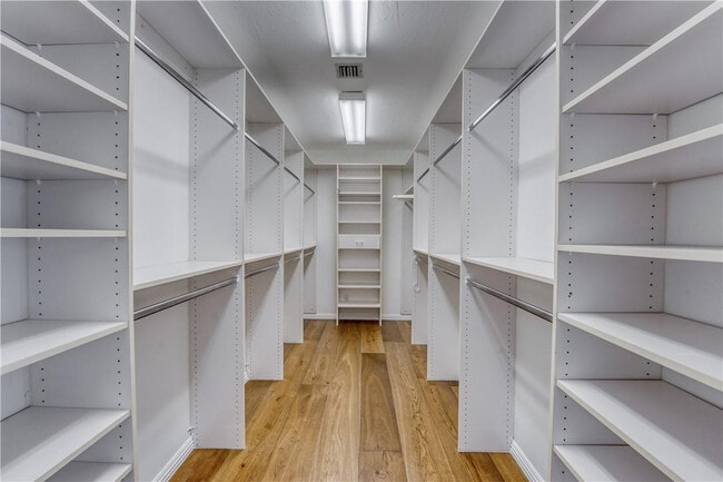 Building Photo - 2000 Admirals Way