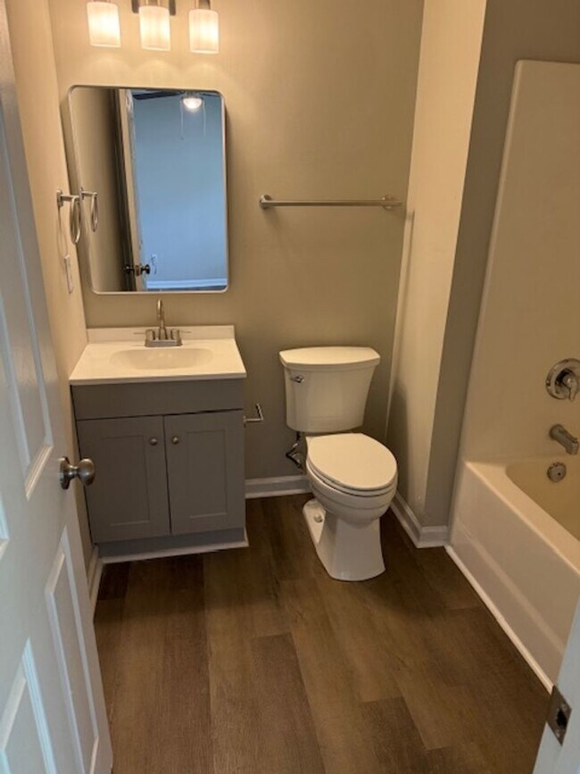 Building Photo - Available Now! MUST SEE!