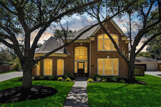 Building Photo - 15106 Vista Heights Dr