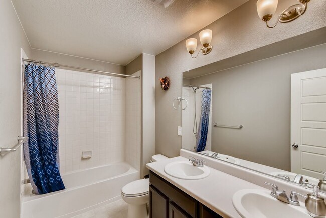 Building Photo - Lovely, Spacious Home in Arvada's Leyden Rock Neighborhood - Available July 6th!