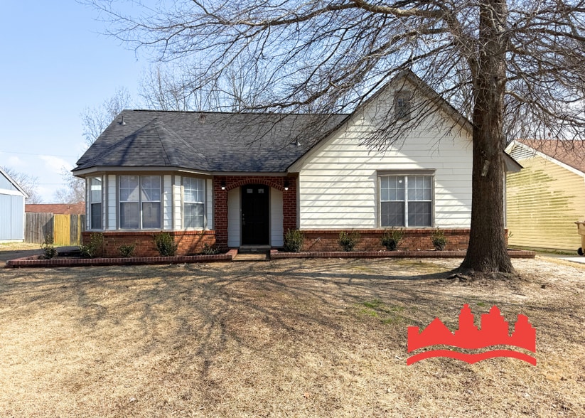 Building Photo - 5950 Beauvoir Dr