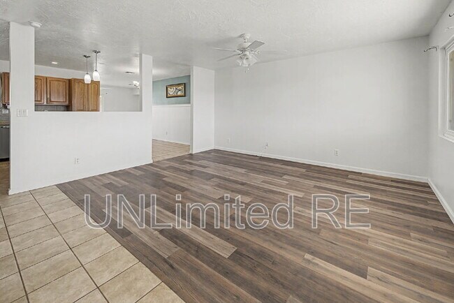 Building Photo - 2771 Typhoon Ln