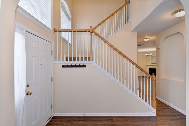 Building Photo - Spacious Home in York County