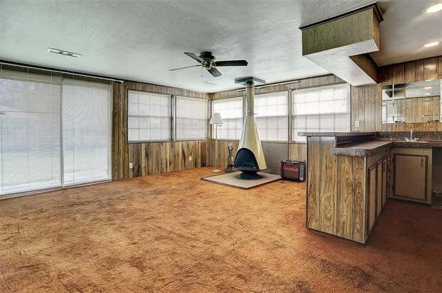 Building Photo - 4145 Sarong Dr